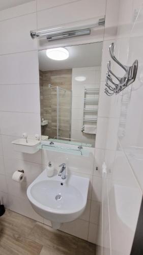 Deluxe Double Room with Balcony image 1