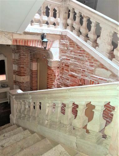 PIED A TERRE DE CHARME - 80 m2 - Hyper centre - Parking
