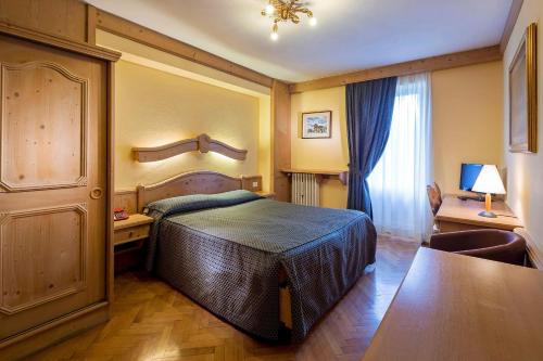 2 twin beds