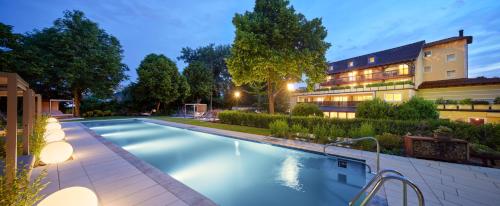 Garden & SPA Hotel Das Gotzfried - 수영장
