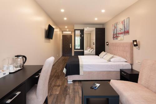 Superior Room with Balcony with Sea View