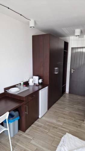 Double Room with Terrace image 4