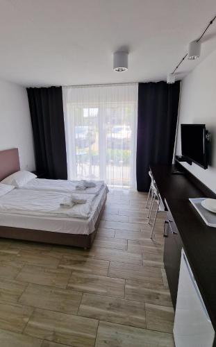 Double Room with Terrace image 7