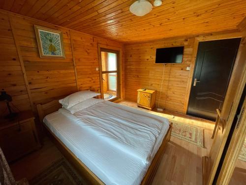 1 double bed