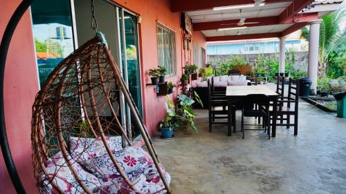 HUAQIAO HOME 侨之家免费供早餐free breakfast served in 仙本那