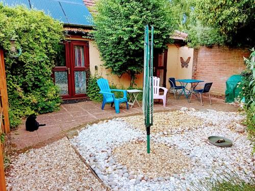 Emily's Retreat at the Great Barn King's Lynn - image 4