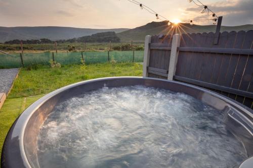 OAKWOOD GLAMPING Mourne Mountains 4