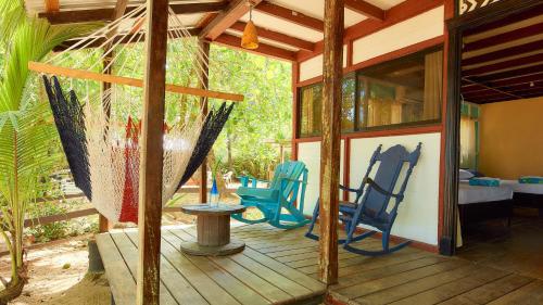 Balcony/terrace, Arrecife Punta Uva - Hospedaje, bar y restaurante - Frente al mar in Puerto Viejo de Talamanca