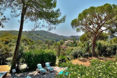 Villa Provençale avec 2 maisons d'amis ,piscine ,Jacuzzi ,vue mer