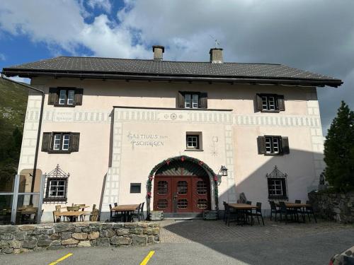 Hotel Tschuggen Davos, Davos