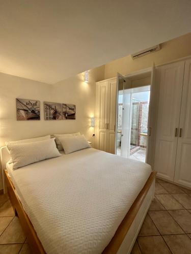 Sardegna Costa Corallina Appartamento Luxury Vista Mare in splendido villaggio - IUN R6511