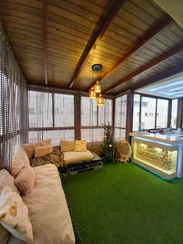 Big, stylish and modern apartment with hot tub in Luxus