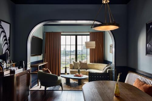 Létesítmények, The Manchester Hotel in Lexington (KY)