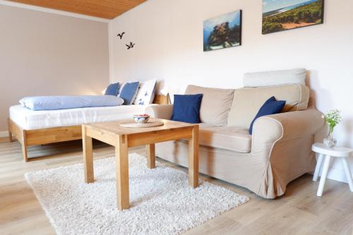 B&B Husby - Ferienwohnung Landliv - Bed and Breakfast Husby