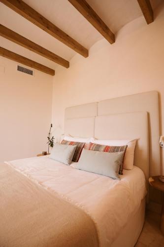 Deluxe Double Room image 6