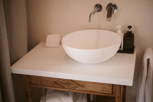 Deluxe Double Room image 4