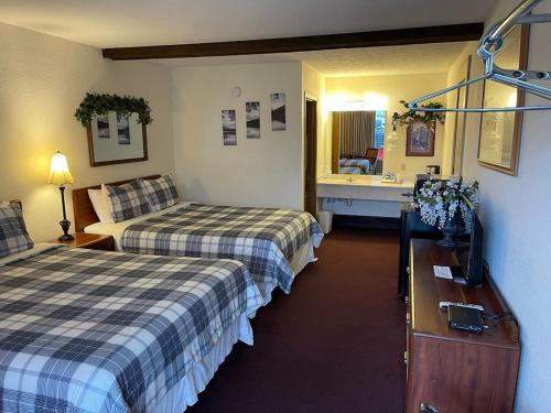 2 double beds