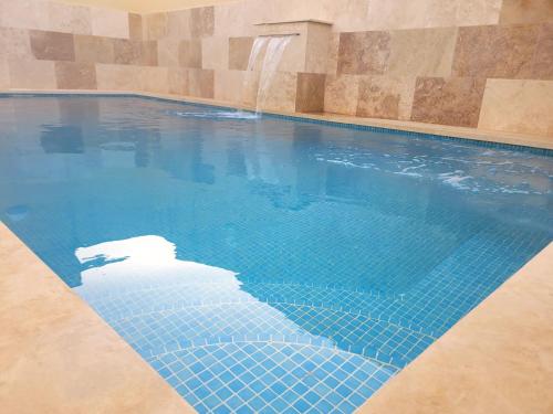 Pool, Azure W B&B in Gozo
