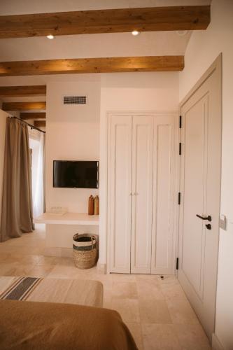 Deluxe Double Room image 3