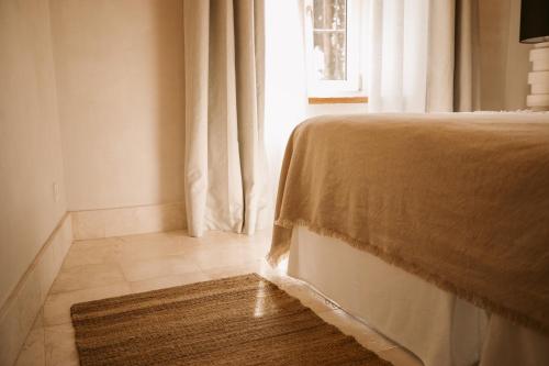 Standard Double Room image 10