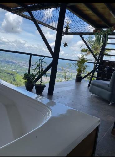 Glamping Casa Viva near Matecaña International Airport