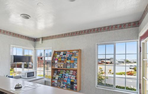Discovery Inn Monterey in Seaside