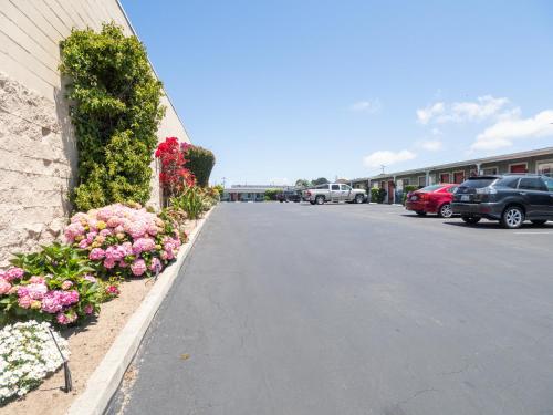 Discovery Inn Monterey in Seaside