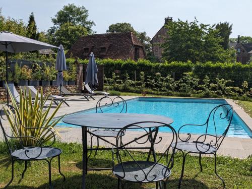 View, Chateau de Vassinhac chambres d'hotes Collonges la rouge in Ferrand