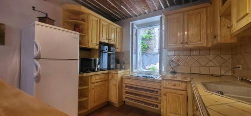 Appartement centre village médiéval Bormes-les-Mimosas, 1 chambre, 3 personnes