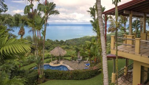 Villa for 12 Guests with private pool and SPECTACULAR Ocean View