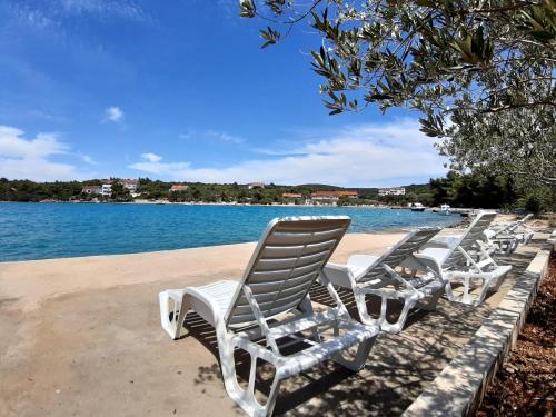 Trim Rooms and Apartments - Chambre d'hôtes - Lovište