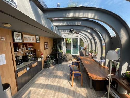 設施, 大篷車汽車旅館 (Schooner Motel) in 吐芬奴