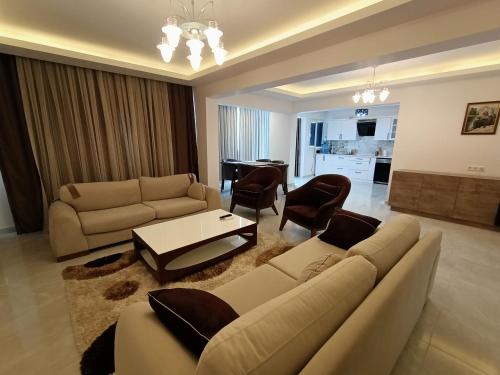 Flat For Rent At The City Center Of Kuşadası