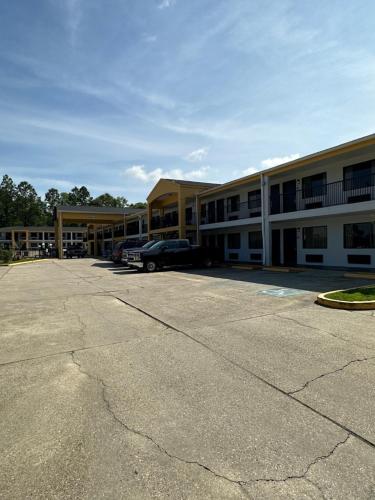 Super 8 by Wyndham Ocean Springs Biloxi image 30