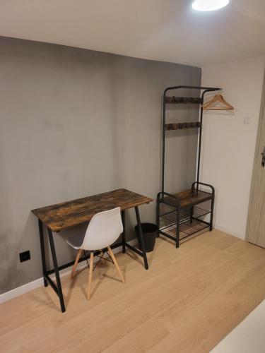 room detail thumbnail 0