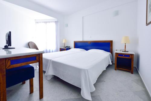 2 twin beds