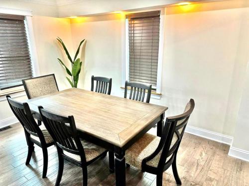 Entire Cozy Home minutes away from PA. in Delaware Gardens, USA