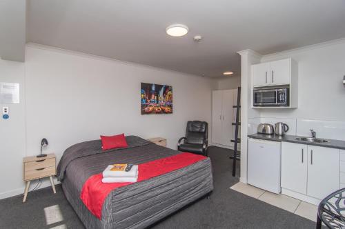 1 queen bed