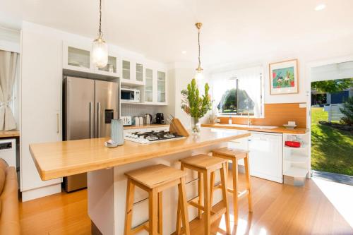 Reflections Pet Friendly Waterfront in Bewong