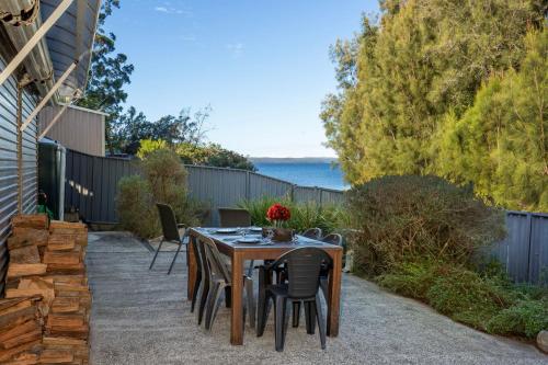 Reflections Pet Friendly Waterfront in Bewong