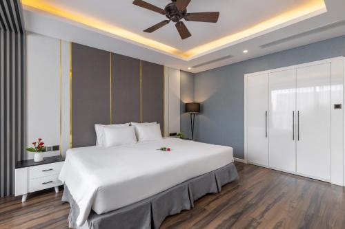 471261705 Chi House Danang Hotel and Apartment