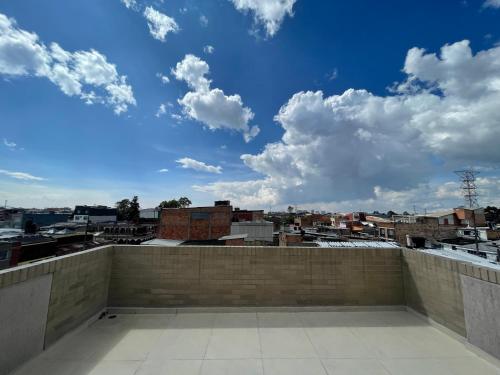 Hermoso apartamento con terraza, excelente ubicación cerca al centro de la ciudad