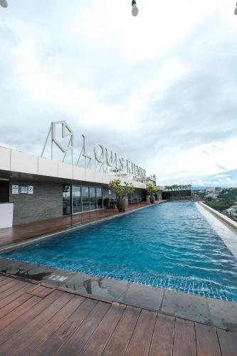 Warhol Residence at Louise Kienne Simpang Lima Semarang