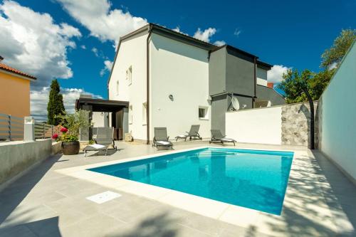 Holiday home Krk -with private pool - Location saisonnière - Soline