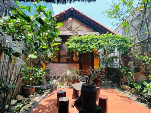 Garden, Homestay Da Nang Full House in Hoa Minh