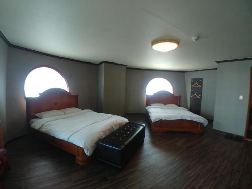 Double or Twin Room with Sea View