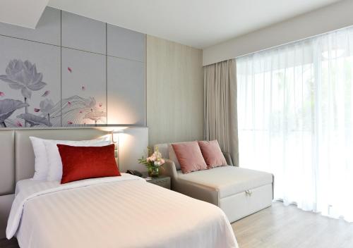 room detail thumbnail 1