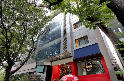 Capital O Elegant Amethyst Business Hotel Near Ragigudda Sri Prasanna Anjaneyaswamy Temple photo 3