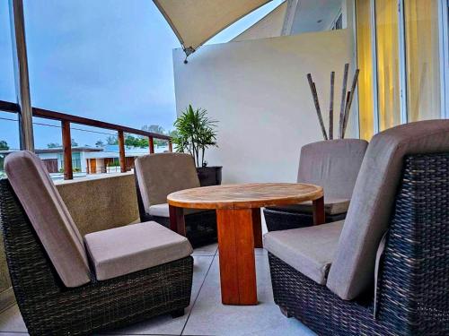 Beachfront 2 BR Luxury Apartment Chava Surin