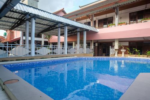 Kolam Renang Bagus
